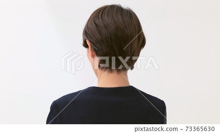 在你身後的女商人 73365630