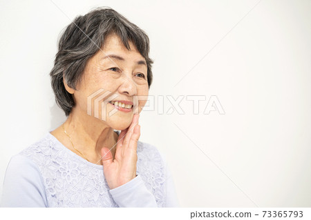 Senior woman portrait 73365793