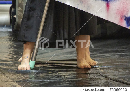 Calligraphy girl 73366620