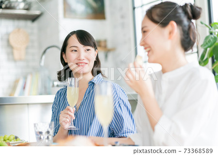 家庭聚會婦女協會 73368589