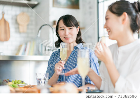 我不擅長女生聚會 73368590