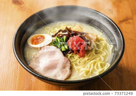 Tonkotsu ramen 73371249