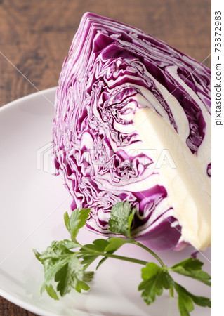 Cross section of purple cabbage fresh 73372983
