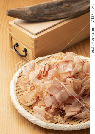 Kezuriki and dried bonito shaving machine Kezuriki and dried bonito shaving machine 73373186