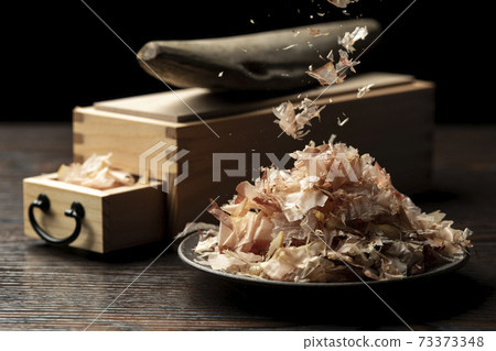 Kezuriki and dried bonito shaving machine 73373348