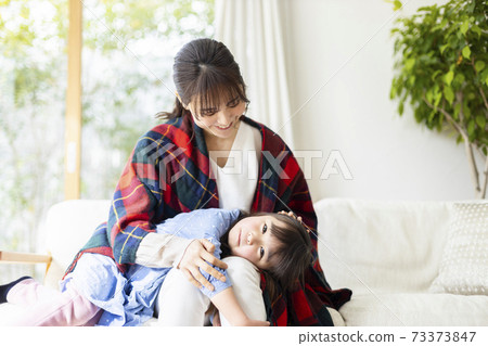 A child skinship that can be enjoyed by mothers 73373847