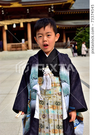 Visiting the grandson Shichigosan at Samukawa Shrine Visiting the grandson Shichigosan at Samukawa Shrine 73374545