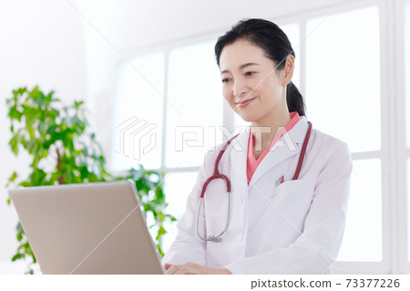 女醫生做在線醫療 女醫生做在線醫療 73377226
