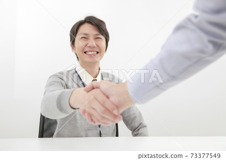 握手的商人 握手的商人 73377549