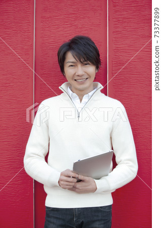 平板電腦在這座城市的人 平板電腦在這座城市的人 73377899
