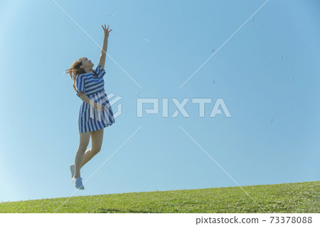 一個跳草原的女人 73378088
