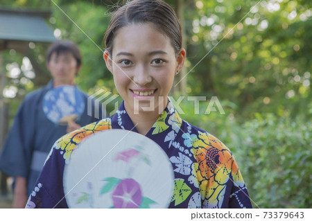 一對穿著浴衣出場 一對穿著浴衣出場 73379643