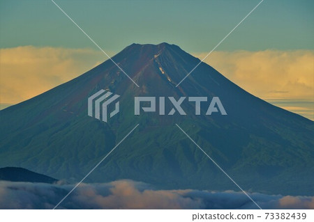 Mt. Fuji and the sea of clouds from Mt. Daibosatsu Mt. Fuji and the sea of clouds from Mt. Daibosatsu 73382439