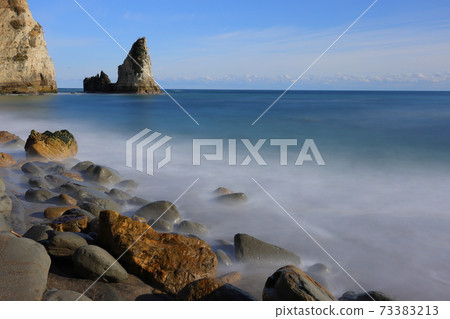 冬季大浪月亮海岸 冬季大浪月亮海岸 73383213