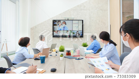 teamwork has a business meeting teamwork has a business meeting 73383309