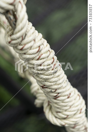 Braided rope into a bridge 73383857