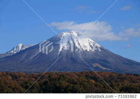 Oyama of the crown of snow Oyama of the crown of snow 73383862