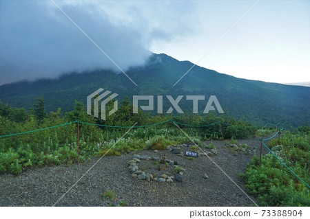 傍山峰峰上的利ish山 傍山峰峰上的利ish山 73388904
