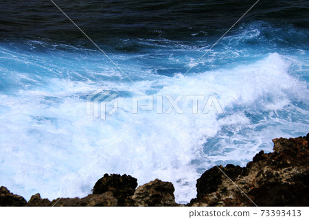 沖繩的波濤洶湧 73393413