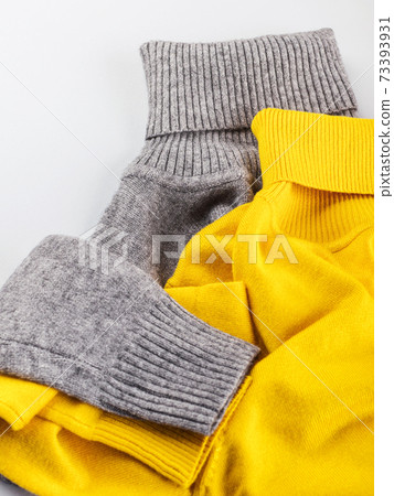 Fashion flat lay gray yellow turtle neck match 73393931