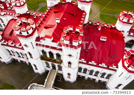 Puslovsky Palace. Autumn Kossovsky Castle in Belarus Puslovsky Palace. Autumn Kossovsky Castle in Belarus 73394913
