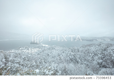 Amanohashidate, Kyoto Prefecture Snow scene Amanohashidate, Kyoto Prefecture Snow scene 73396453