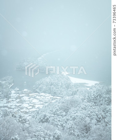 Amanohashidate, Kyoto Prefecture Snow scene 73396465