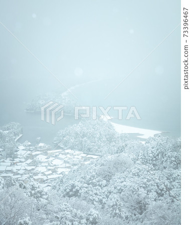 Amanohashidate, Kyoto Prefecture Snow scene 73396467