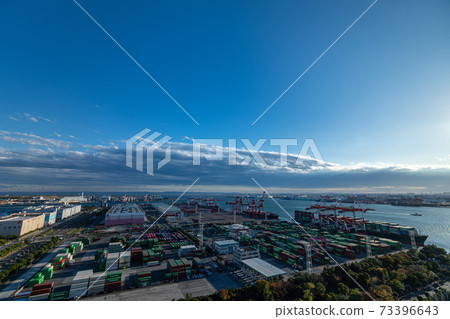 Port Oi Wharf Afternoon Oi Container Crane Tokyo Tokyo Bay Ship Container Ship Truck Haneda Airport 73396643