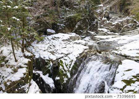 Mitarai Valley snow scene Mitarai Valley snow scene 73396695