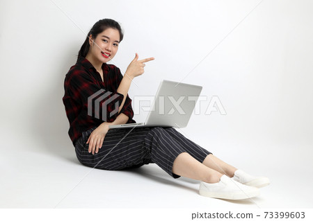 Asian Woman 73399603