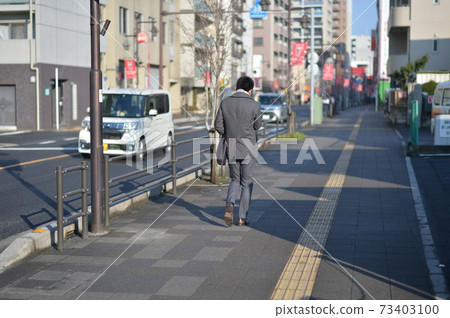 People who commute to work People who commute to work 73403100