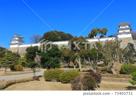 [Hyogo Prefecture] Akashi Castle under fine weather (Hitsuji and Tatsumi turrets) 73403731