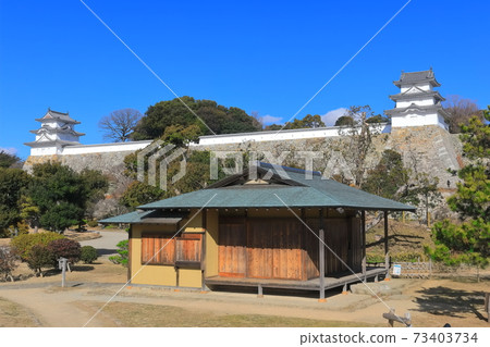 [Hyogo Prefecture] Akashi Castle under fine weather (Hitsuji and Tatsumi turrets) 73403734