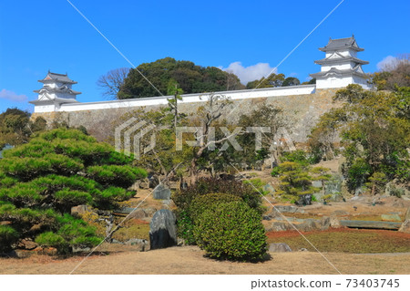 [Hyogo Prefecture] Akashi Castle under fine weather (Hitsuji and Tatsumi turrets) 73403745