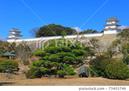 [Hyogo Prefecture] Akashi Castle under fine weather (Hitsuji and Tatsumi turrets) 73403746