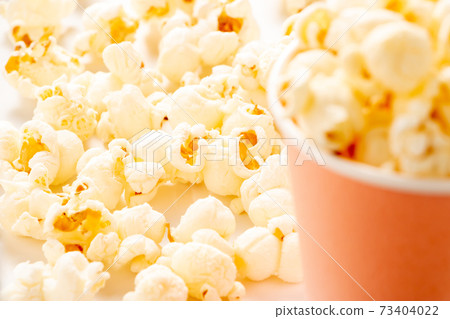 popcorn. 73404022