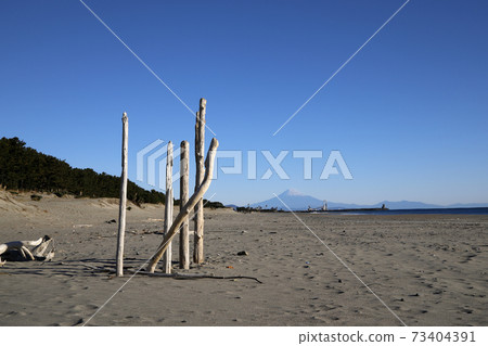 Mt. Fuji seen from the Sagara coast 73404391