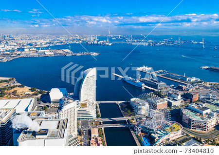 Yokohama port  73404810
