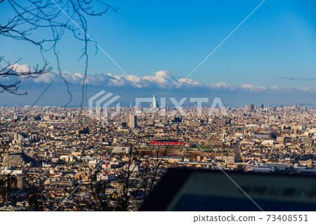 攀登生駒山：從富士山看的大阪市容 73408551