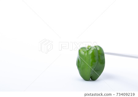 豌豆廚房切白色背景 73409219