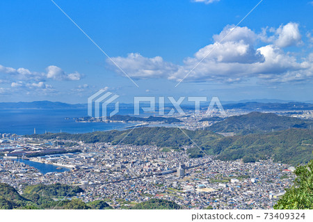 [Overlooking Kainan City from the Forest Park Ame no Mori Observatory] (High resolution version) Yamada, Kainan City, Wakayama Prefecture 73409324