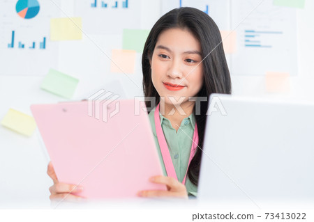 Business woman Business woman 73413022