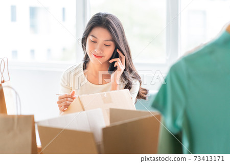 Woman, online business 73413171