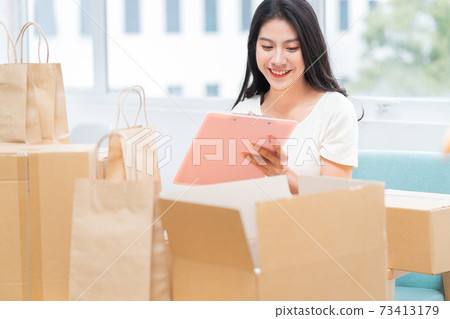 Woman, online business 73413179