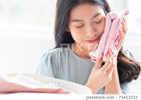 Woman, housewife Woman, housewife 73413232