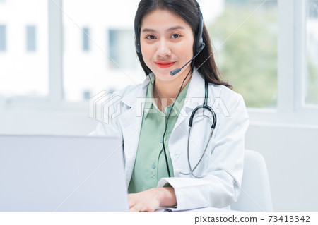 Online doctor Online doctor 73413342