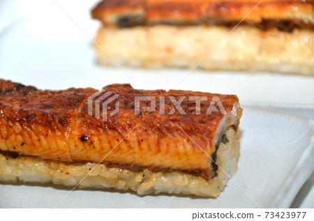 蒲燒鰻魚壽司鰻魚壽司 73423977