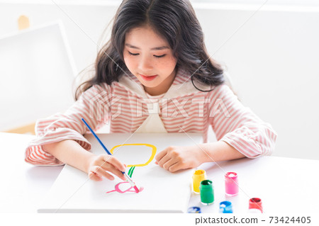 Kid drawing 73424405