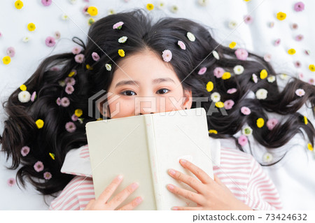 Kid portrait 73424632